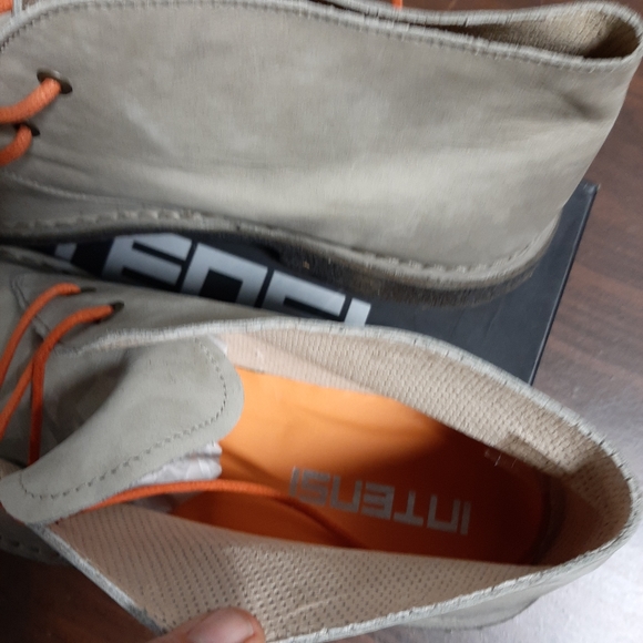 Mans shoes - Picture 3 of 8